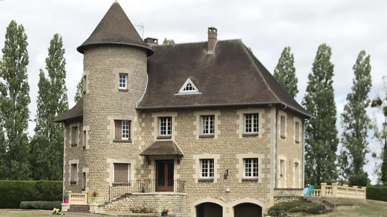 Demeure Des Carila Heudebouville Exterior foto